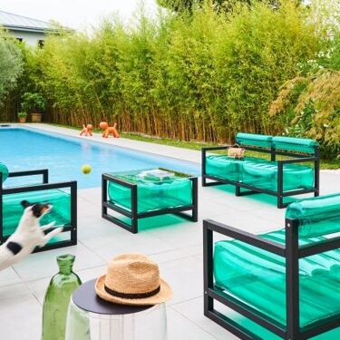Mobili da giardino Yoko EKO e tavolino in legno in diversi colori