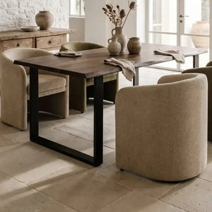 MESA DE COMEDOR EXTENSIBLE EN PORCELANATO Y MADERA DE NOGAL 