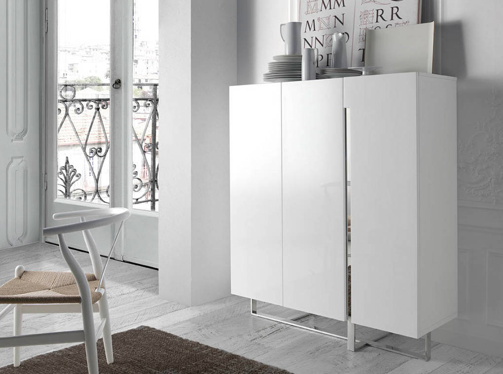 CREDENZA IN LEGNO BIANCO E ACCIAIO CROMATO