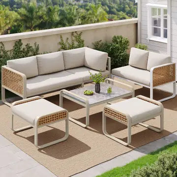 Salotto da giardino in rattan intrecciato 6-7 persone beige, divano ad angolo, tavolino effetto marmo grigio, cuscini inclusi INFINITEKORR
