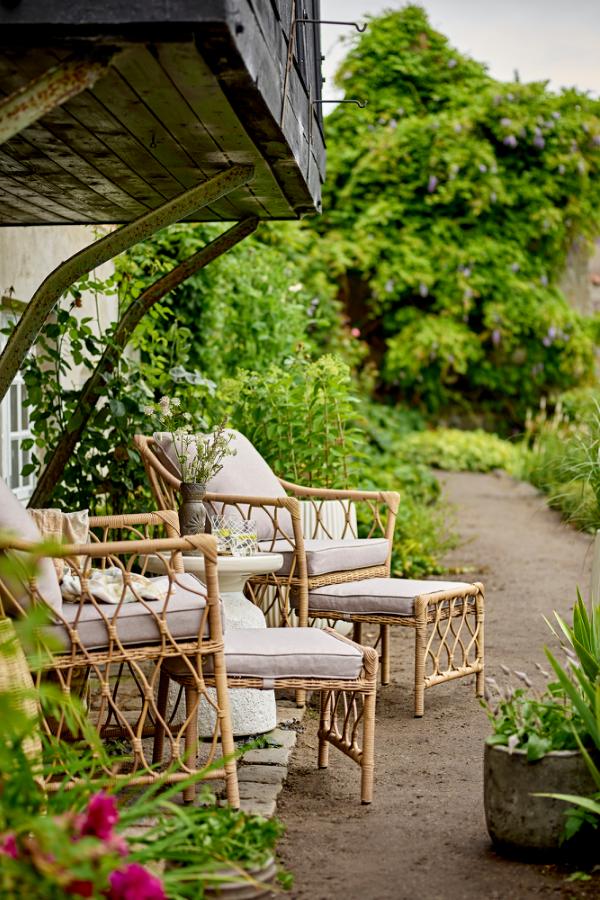 Poltrona Belluce con sgabello, natura, polyrattan