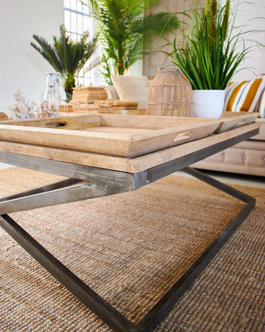 Tavolino quadrato da salotto con vassoi in legno e ferro Resort 120 cm